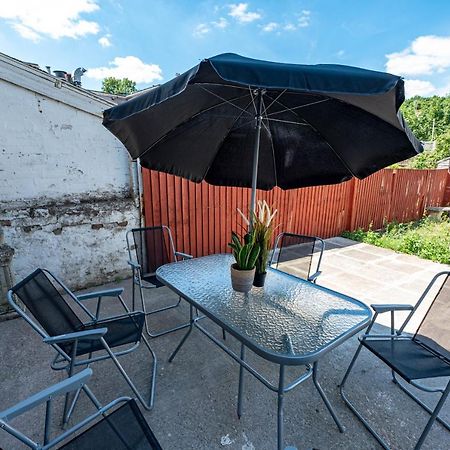 4 Bedrooms,2 Bathrooms House With Free Parking Plumstead  Exterior photo