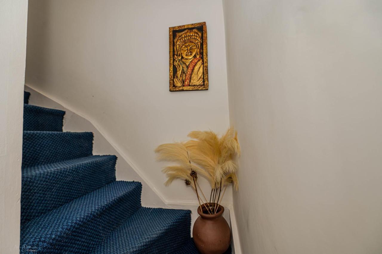 4 Bedrooms,2 Bathrooms House With Free Parking Plumstead  Exterior photo